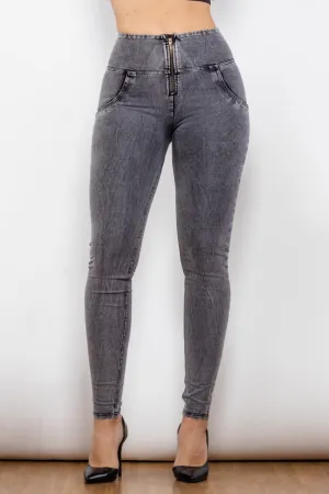 Zip Closure Skinny Jeans with Pockets